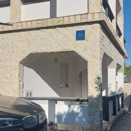 Well Bee Oase Apartament Vir
